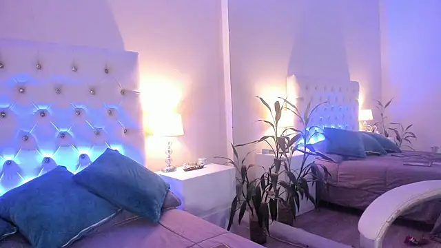 Snapshot of Scarlett_Bunny_ chatting on May 27, 1:57 am Scarlett Bunny online show from May 27, 1:57 am