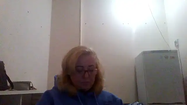 Snapshot of Tati_0808 chatting on November 16, 8:31 am Tati 0808 online show from November 16, 8:31 am
