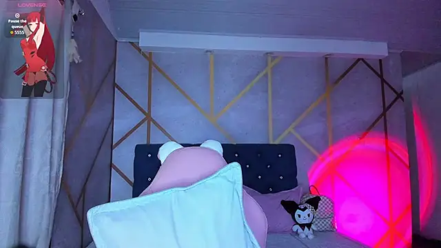  vaiolet owo online show from February 26, 5:50 am