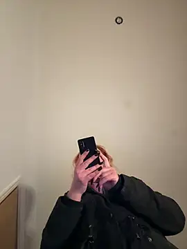 Snapshot of pervimilf chatting on March 1, 10:12 pm pervimilf online show from March 1, 10:12 pm