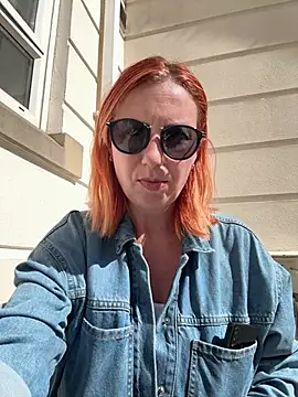Snapshot of pervimilf chatting on April 30, 9:37 am pervimilf online show from April 30, 9:37 am