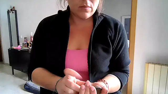 Snapshot of Domiqueen chatting on November 13, 10:47 am Domiqueen online show from November 13, 10:47 am