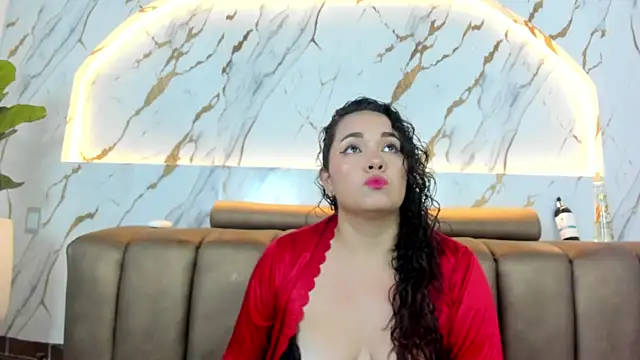 Snapshot of Brenda-Rosse chatting on February 7, 4:38 am Brenda-Rosse online show from February 7, 4:38 am