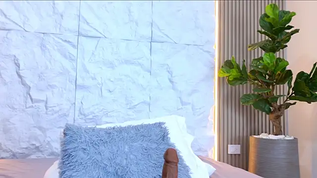 Snapshot of Brenda-Rosse chatting on February 28, 4:46 am Brenda-Rosse online show from February 28, 4:46 am