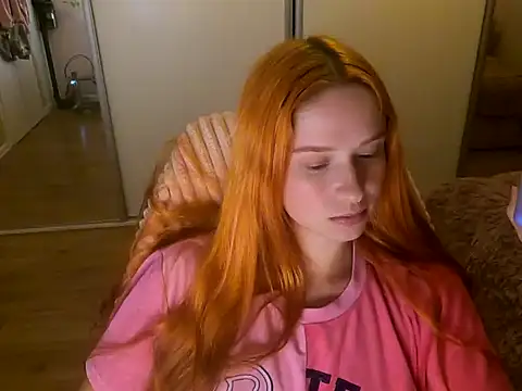 Snapshot of RedheadFairy chatting on November 7, 5:57 pm RedheadFairy online show from November 7, 5:57 pm
