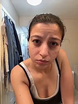 Snapshot of SaintNina chatting on November 24, 1:05 am SaintNina online show from November 24, 1:05 am