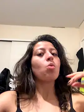 Snapshot of SaintNina chatting on November 27, 12:02 am SaintNina online show from November 27, 12:02 am