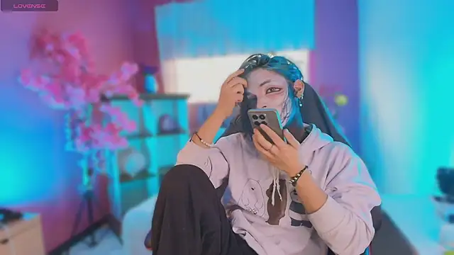 luxiel  online show from March 27, 9:36 pm