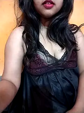 Sexy Divya   online show from March 25, 10:43 am