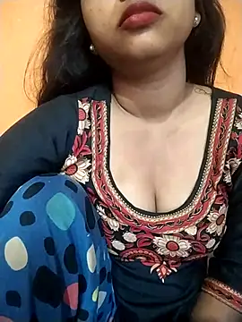 Snapshot of Sexy_Divya__ chatting on April 22, 12:24 am Sexy Divya online show from April 22, 12:24 am