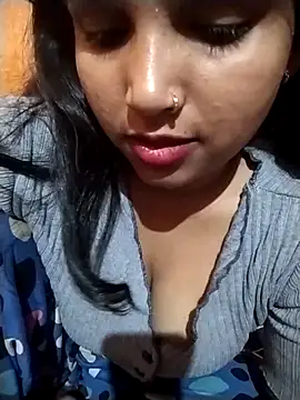 Snapshot of Sexy_Divya__ chatting on May 9, 6:24 pm Sexy Divya online show from May 9, 6:24 pm