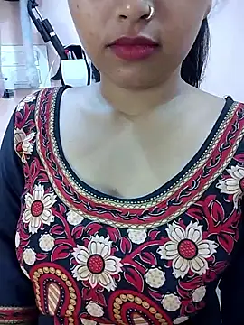 Snapshot of Sexy_Divya__ chatting on May 11, 2:45 pm Sexy Divya online show from May 11, 2:45 pm