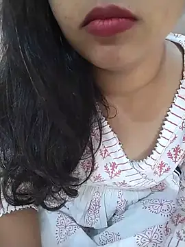 Snapshot of Sexy_Divya__ chatting on May 13, 6:44 am Sexy Divya online show from May 13, 6:44 am