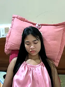 Lynly k2 online show from April 3, 2:26 pm