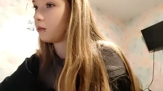 Snapshot of BarkySedna chatting on November 8, 3:07 am BarkySedna online show from November 8, 3:07 am