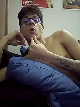 Snapshot of Mateeo_G chatting on November 13, 2:43 am Mateeo G online show from November 13, 2:43 am