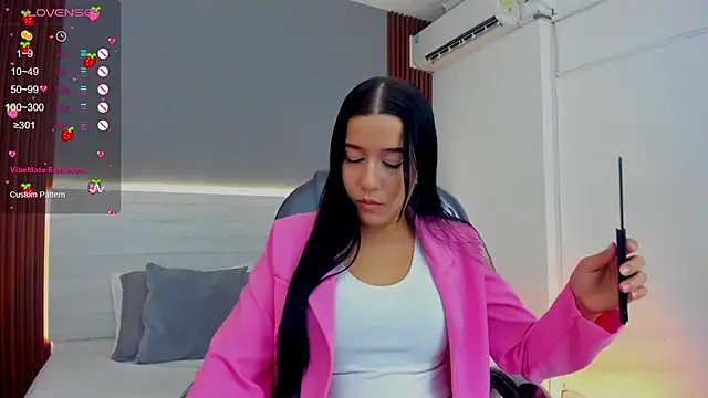 Amy Leah online show from December 2, 8:04 pm