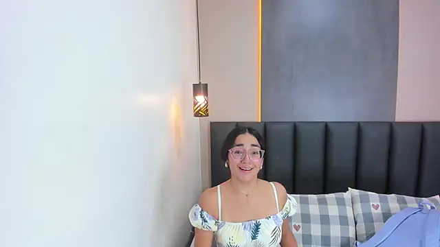 NicoletCherry   online show from December 13, 7:53 pm