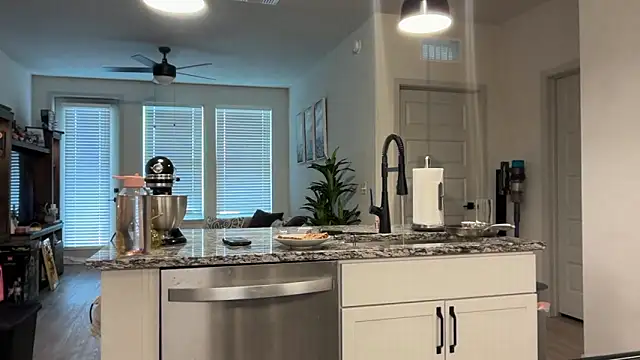 Snapshot of RosieCheeks_ chatting on February 26, 5:45 pm RosieCheeks online show from February 26, 5:45 pm