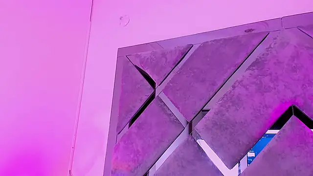 Snapshot of luciagray1 chatting on February 20, 6:26 am luciagray1 online show from February 20, 6:26 am