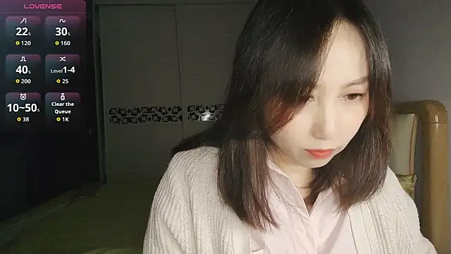 Snapshot of Ella61 chatting on November 13, 12:48 pm Ella61 online show from November 13, 12:48 pm