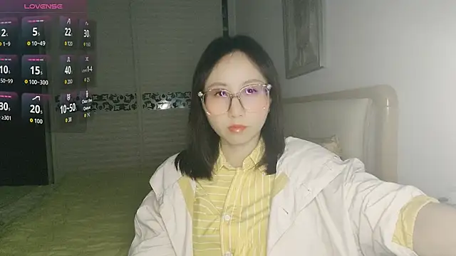 Snapshot of Ella61 chatting on November 14, 12:48 pm Ella61 online show from November 14, 12:48 pm