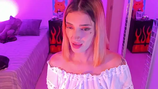 Snapshot of rotwallace chatting on February 22, 10:19 pm rotwallace online show from February 22, 10:19 pm