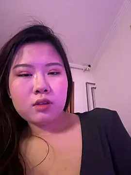 xoxo7799 online show from March 12, 7:20 pm