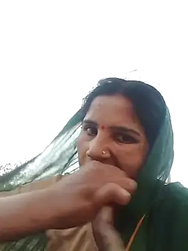 Snapshot of Seema_ji12 chatting on May 19, 12:05 am Seema ji12 online show from May 19, 12:05 am