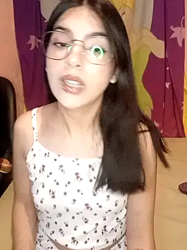 Snapshot of Camicam_04 chatting on November 10, 2:10 am Camicam 04 online show from November 10, 2:10 am