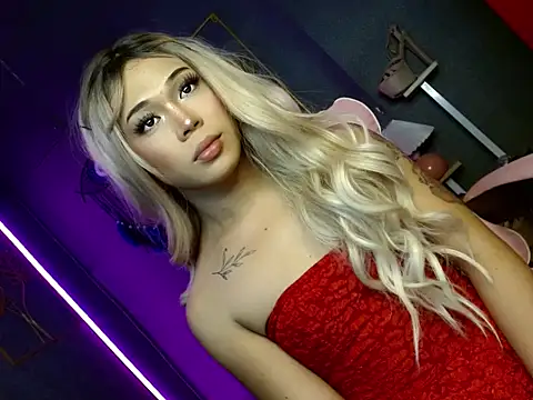 Snapshot of slutty_lauraxxx chatting on February 13, 6:53 am slutty lauraxxx online show from February 13, 6:53 am