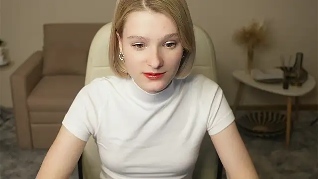 Snapshot of EvitaMull chatting on November 10, 2:49 pm EvitaMull online show from November 10, 2:49 pm