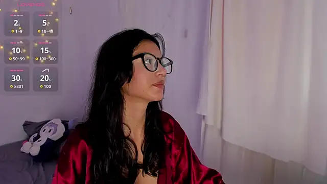 Tamara Aluna  online show from December 4, 7:22 pm