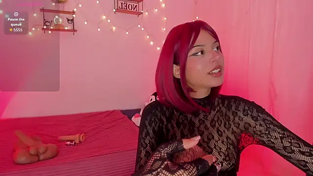 Tamara Aluna  online show from March 3, 8:26 pm