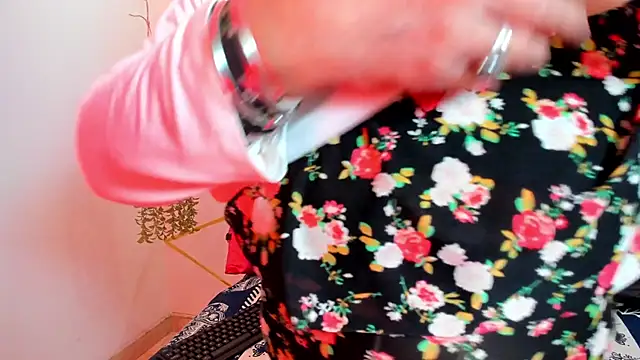 Victoriaa Anderson online show from December 18, 11:00 pm