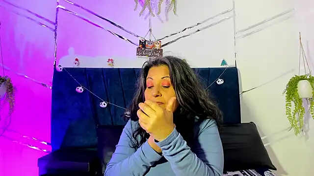 Victoriaa Anderson online show from December 22, 3:42 pm