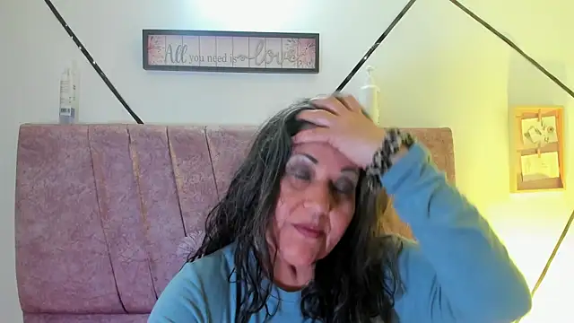 Victoriaa Anderson online show from January 19, 1:59 pm