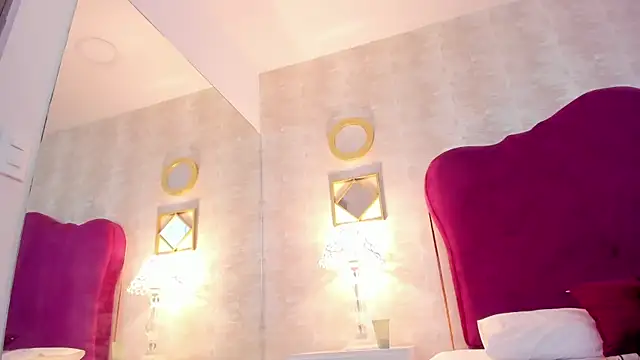 Snapshot of EllaEvanz chatting on February 26, 10:53 pm EllaEvanz online show from February 26, 10:53 pm