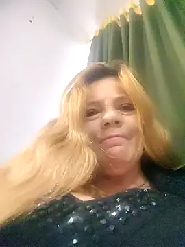 Snapshot of karlaanqui1 chatting on January 12, 1:16 pm karlaanqui1 online show from January 12, 1:16 pm