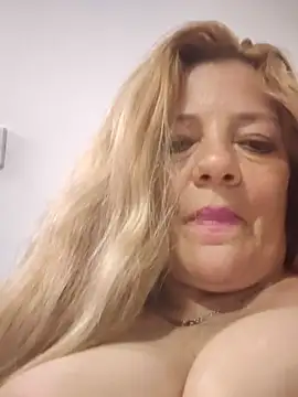 karlaanqui1 online show from February 9, 10:25 pm