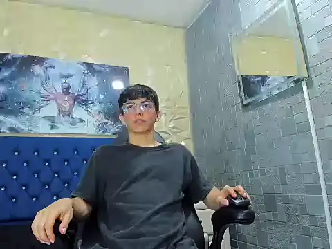 ElanGiraldo online show from March 6, 1:02 am