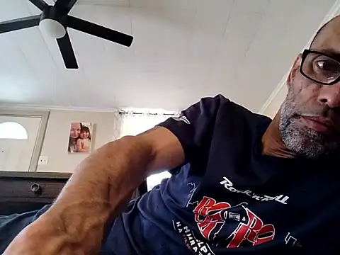 Snapshot of amate1334 chatting on May 16, 7:01 pm amate1334 online show from May 16, 7:01 pm