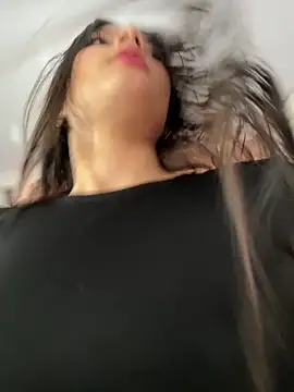 Snapshot of EmmiiGlow chatting on February 13, 9:33 pm EmmiiGlow online show from February 13, 9:33 pm