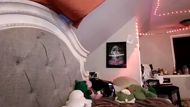 Dusaa  online show from April 7, 12:00 am