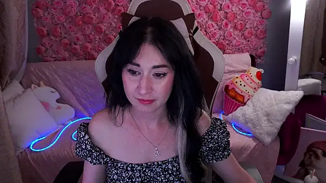 CarolinaaFoxyyy online show from May 20, 6:47 pm
