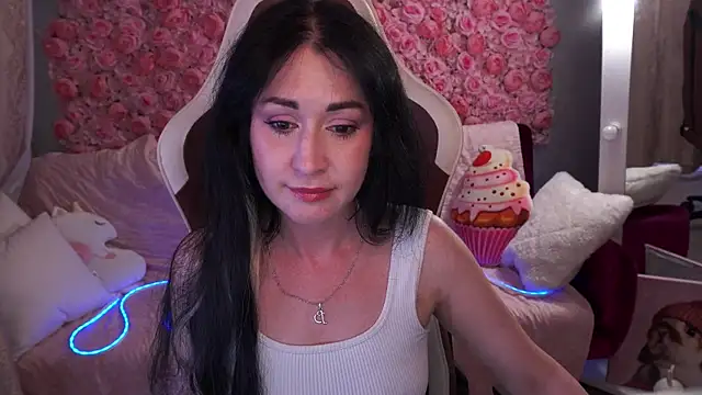 CarolinaaFoxyyy online show from May 22, 6:35 pm