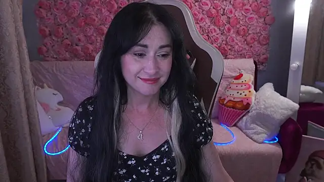 CarolinaaFoxyyy online show from May 24, 6:57 pm