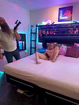 Snapshot of Blondiebitch_dk chatting on November 15, 12:45 pm Blondiebitch dk online show from November 15, 12:45 pm