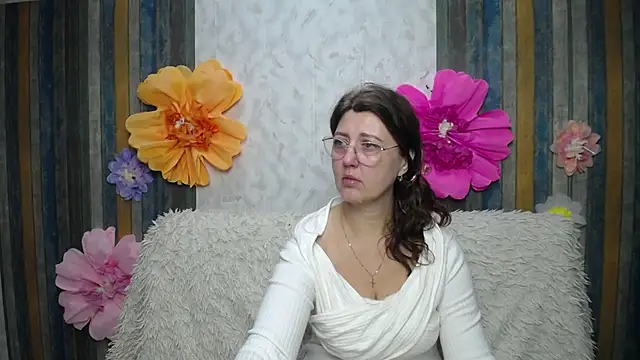 RoseHille online show from March 14, 6:08 am