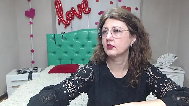 RoseHille online show from April 18, 5:22 am